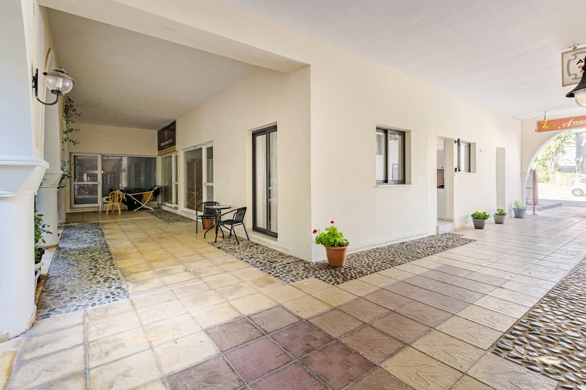 Εξωτερικό καθιστικό στο Niki Breeze Elite Beach Suite